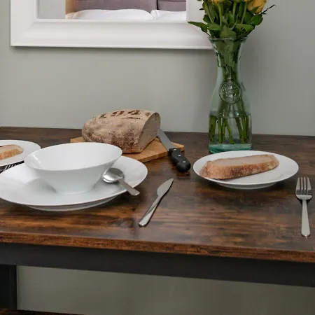 Saville Street Apartment